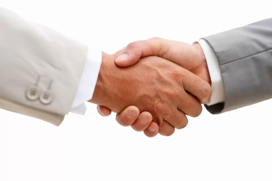 La forma en que el VPH ingresa al cuerpo es a través de un apretón de manos.